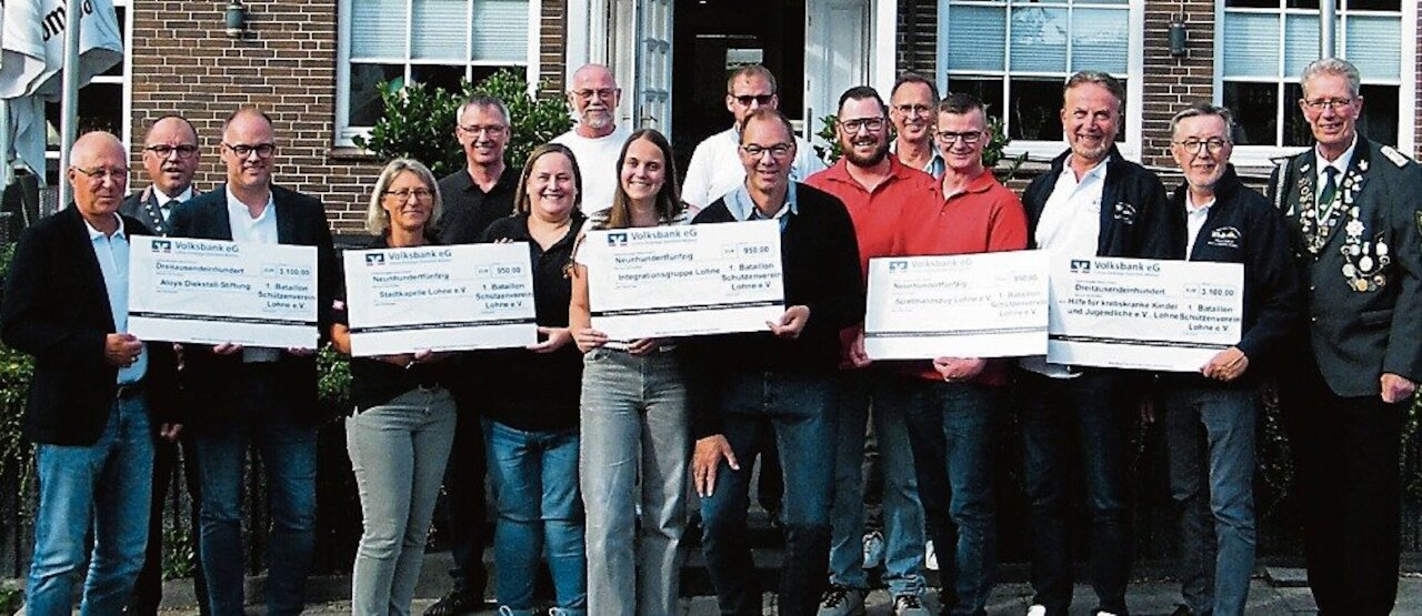 1. Bataillon sammelt 9050 Euro für Lohner Vereine 